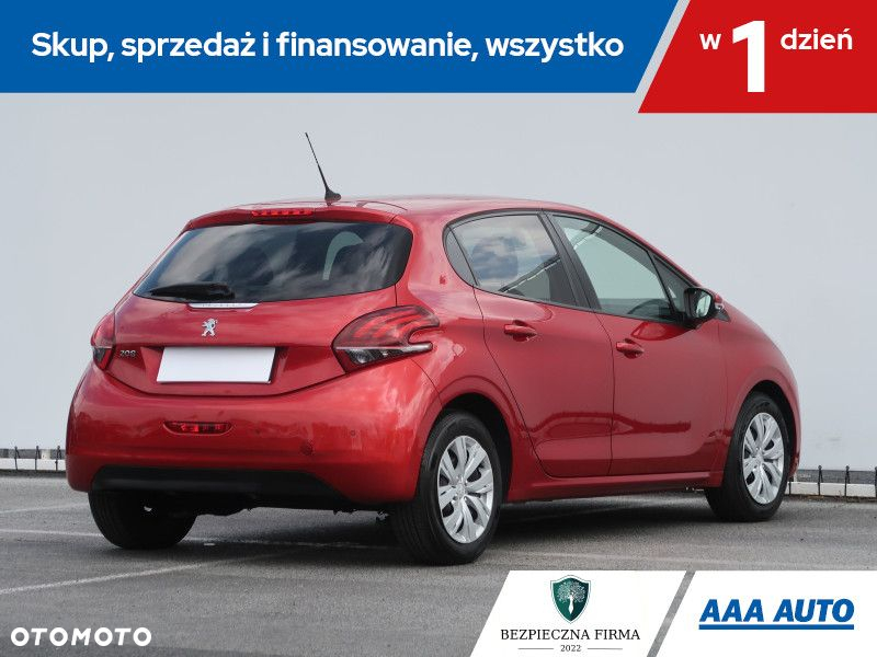 Peugeot 208 - 6