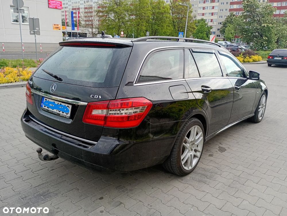 Mercedes-Benz Klasa E 220 CDI DPF BlueEFFICIENCY Automatik - 3