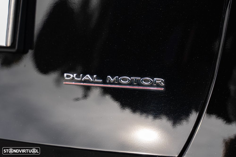 Tesla Model Y Performance Dual Motor AWD - 13