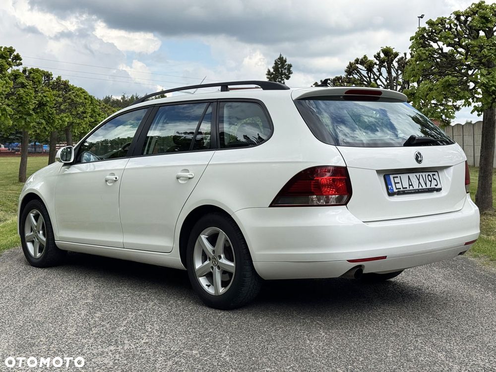 Volkswagen Golf 1.6 TDI DPF BlueMotion - 11