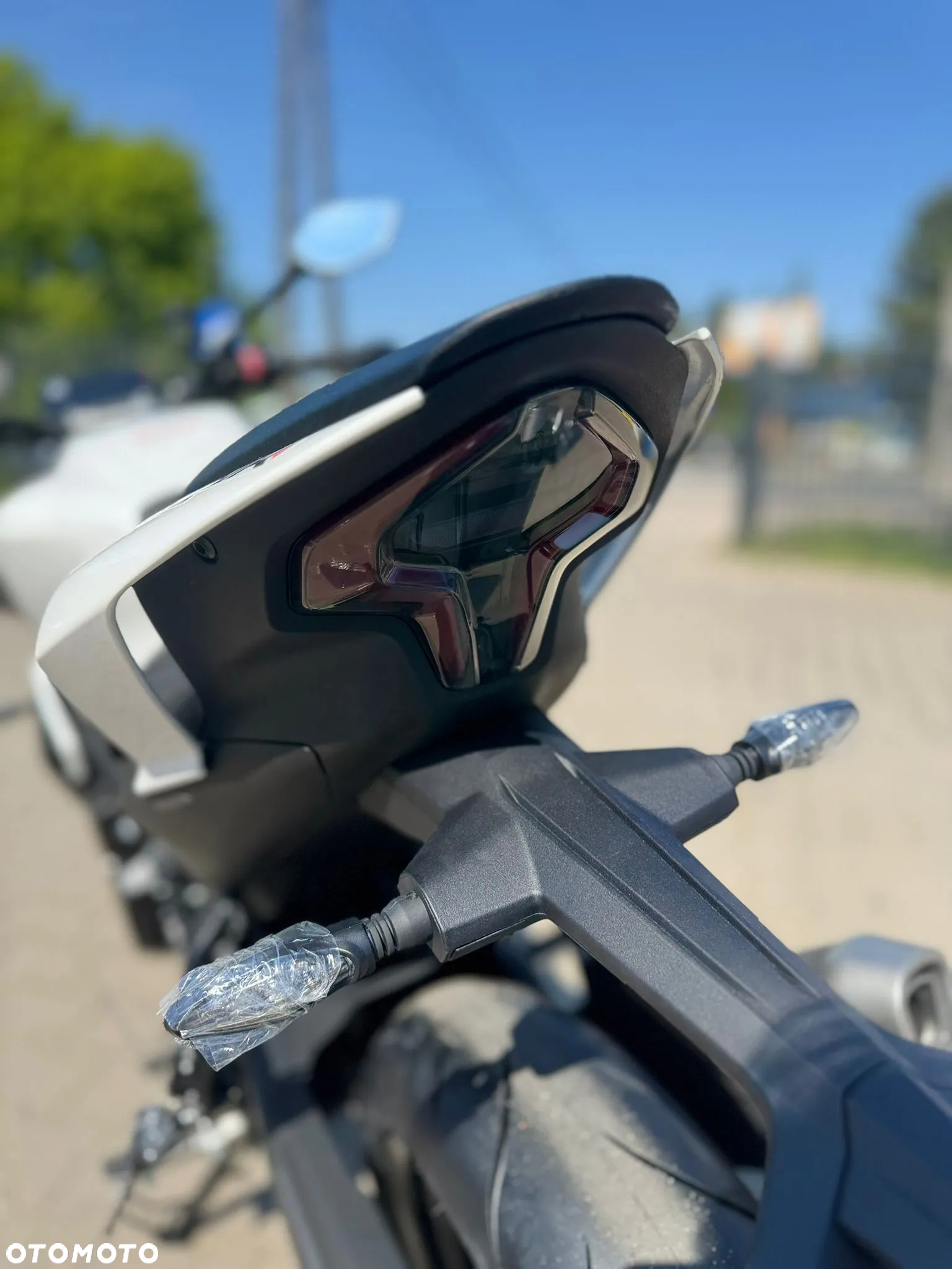 CFMoto 450NK - 16