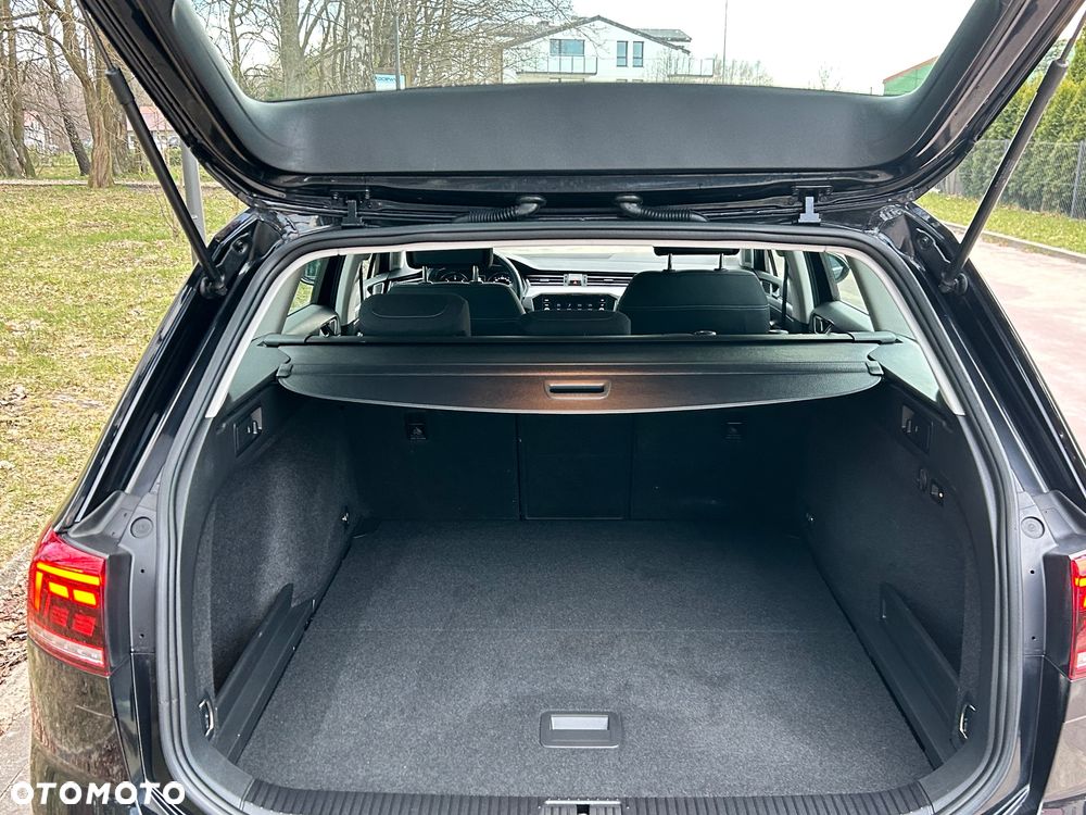 Volkswagen Passat 2.0 TDI SCR Comfortline DSG - 25