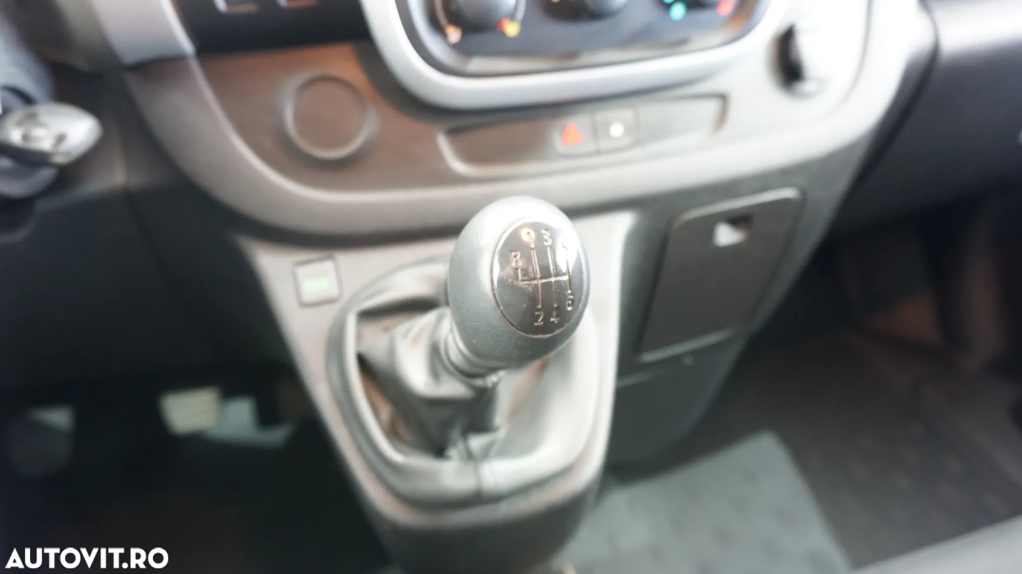 Renault Trafic - 18