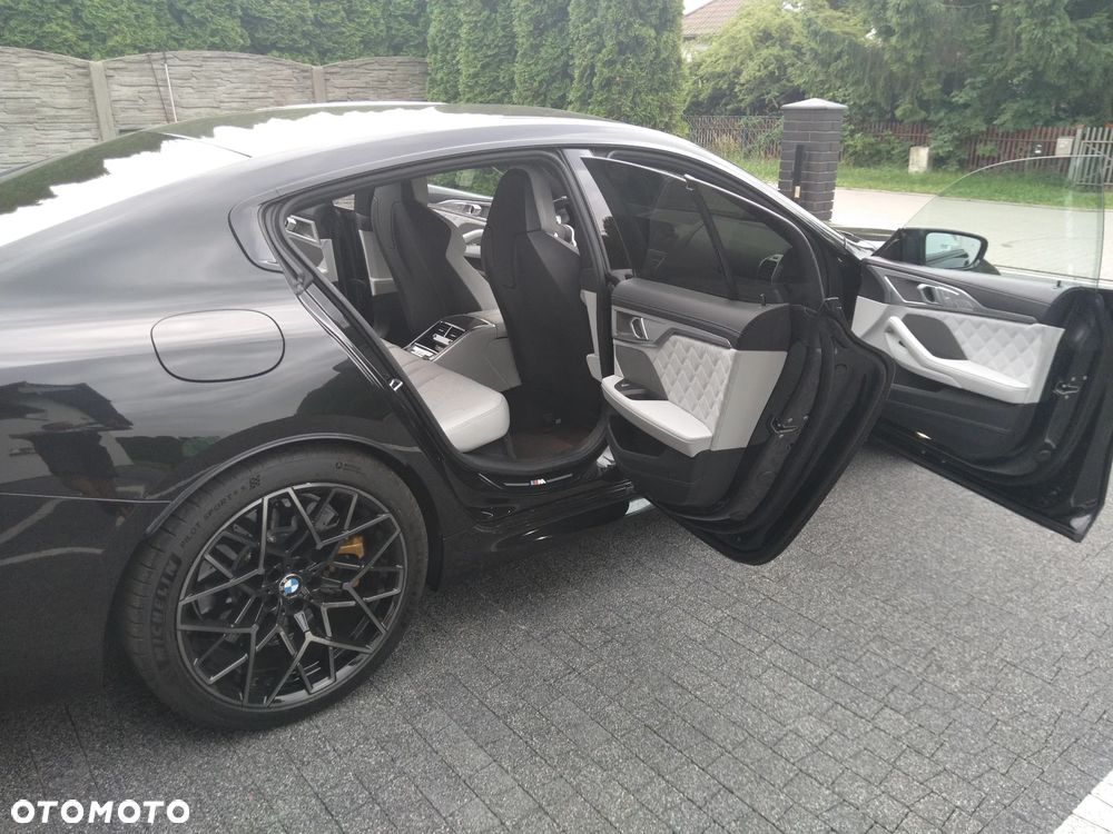 BMW M8 - 8