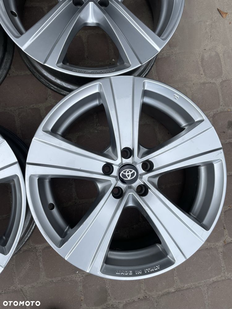 FELGI ALUMINIOWE Toyota 8" x 19" x 5x114,3 x 67,1 x ET 35 - 4
