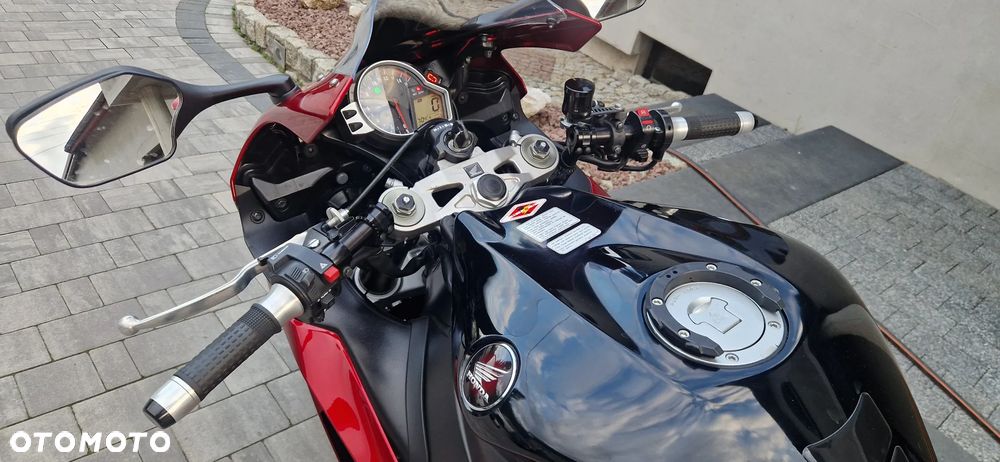 Honda CBR - 9