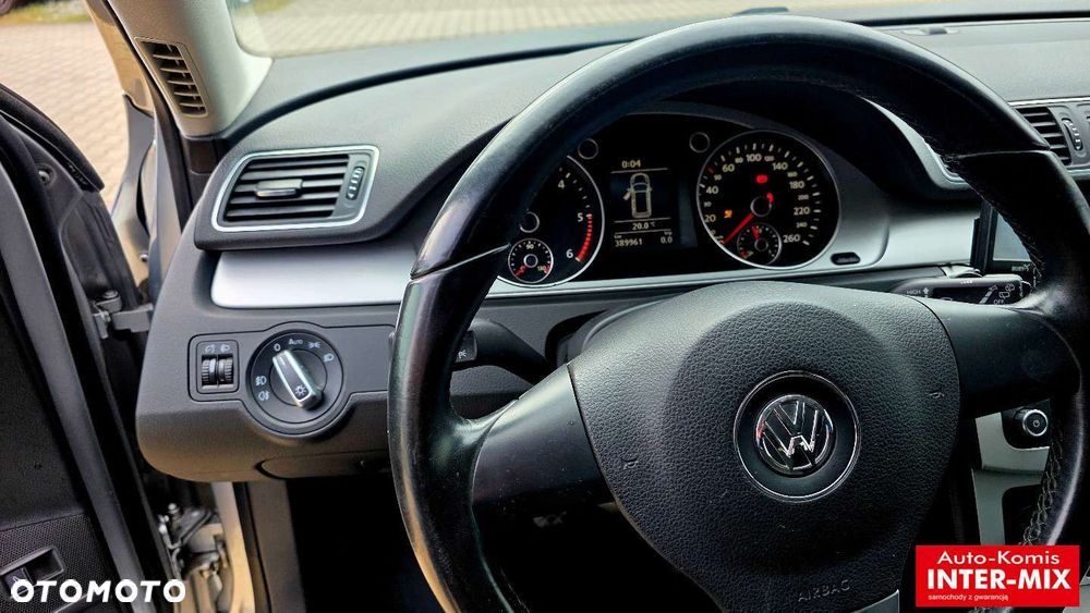 Volkswagen Passat - 23