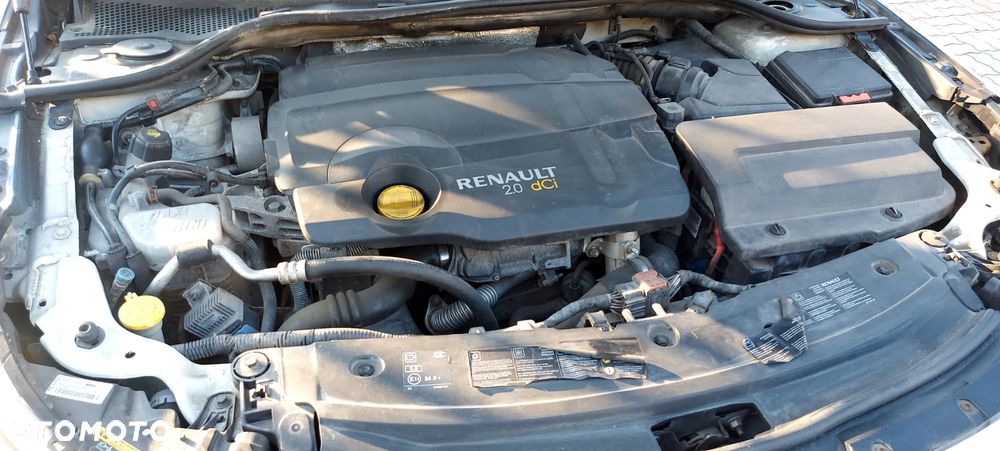 Renault Latitude 2.0 dCi Privilege - 23