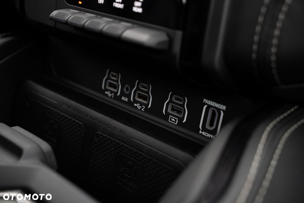 RAM 1500 5.7 Crew Cab Limited - 33