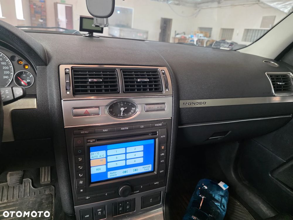 Ford Mondeo 2.0 TDCI Ghia - 10