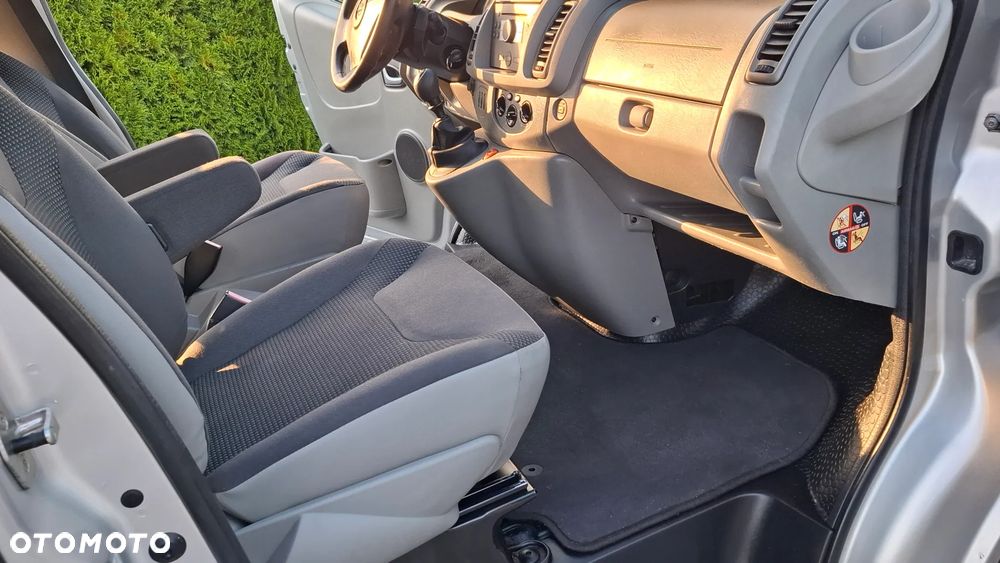 Opel VIVARO - 28