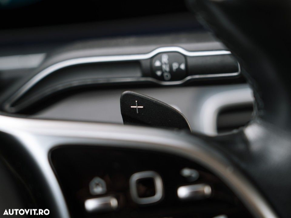 Mercedes-Benz GLS - 22