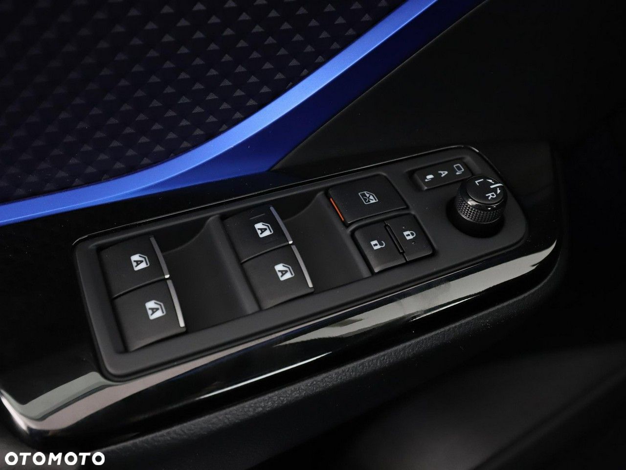Toyota C-HR 1.8 Hybrid Dynamic - 38