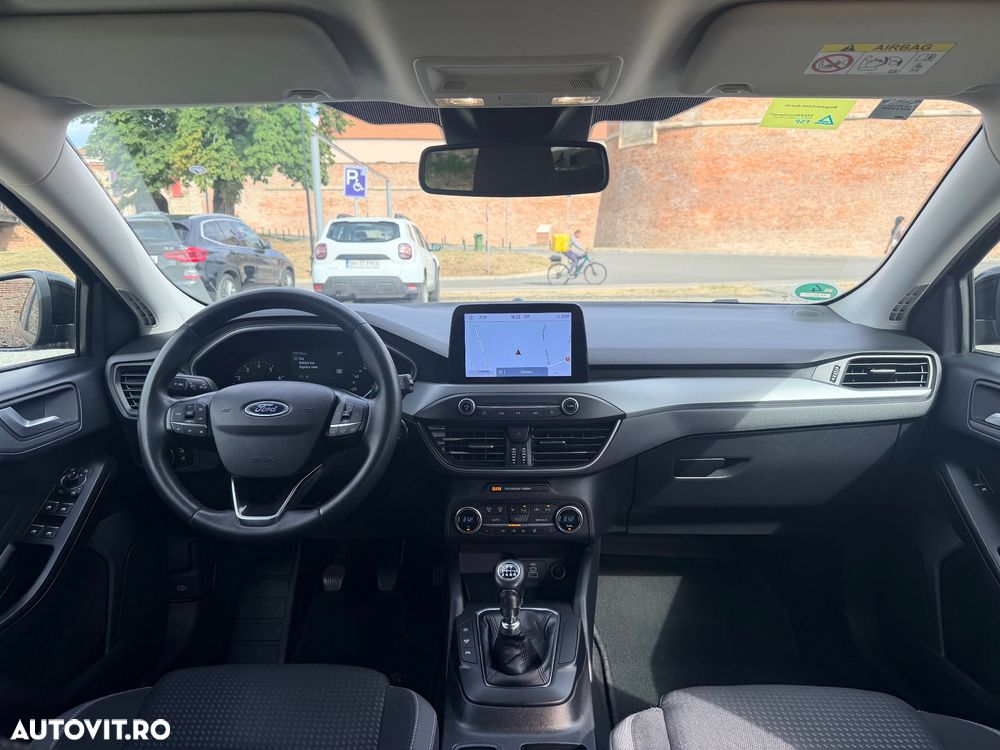 Ford Focus - 11
