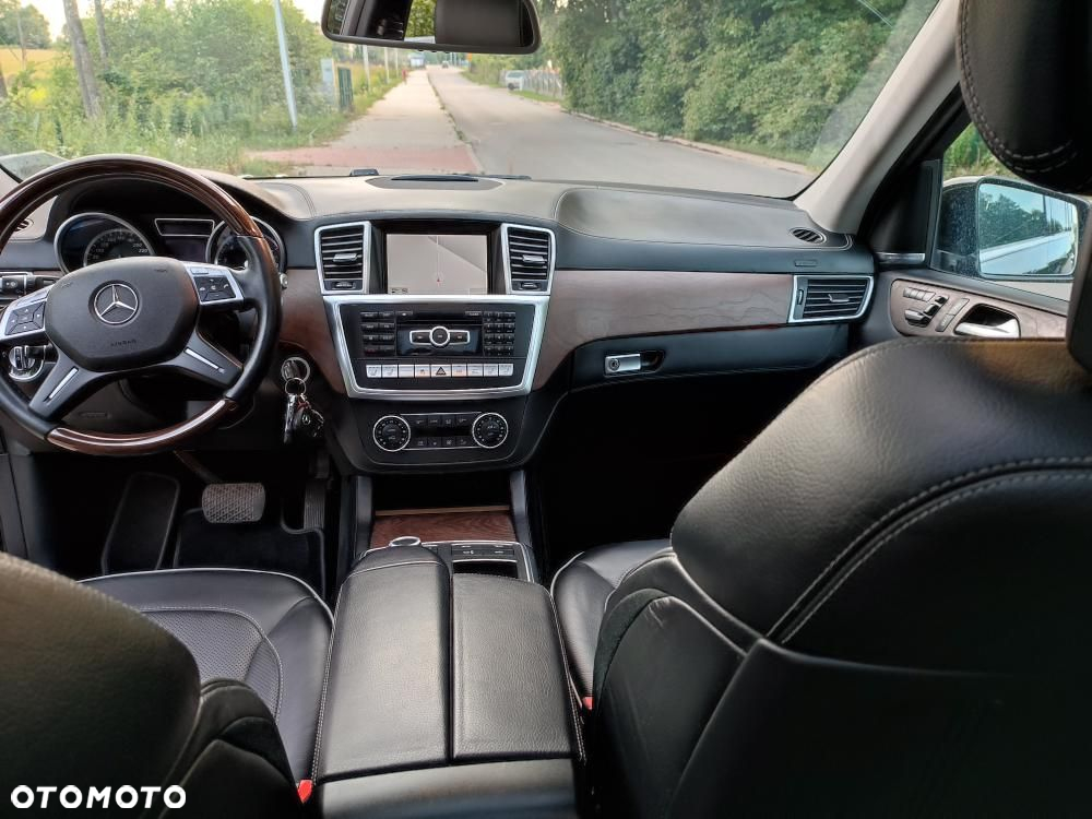 Mercedes-Benz GL 500 4-Matic - 23