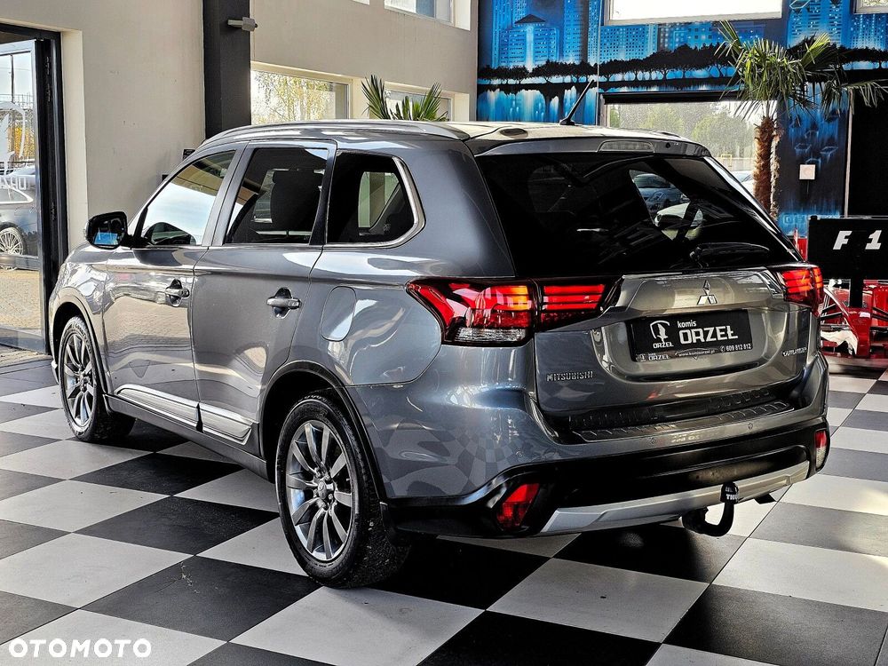 Mitsubishi Outlander - 4