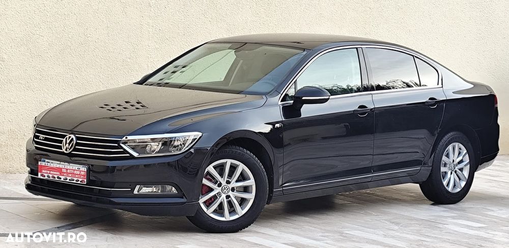 Volkswagen Passat - 1
