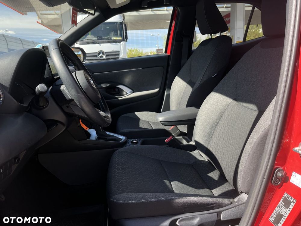 Toyota Yaris Cross Hybrid 1.5 Comfort 4x4 - 15