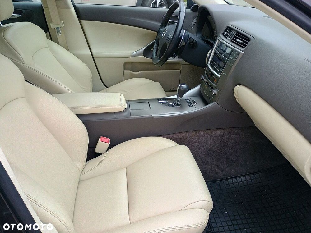 Lexus IS 250 Classic - 10