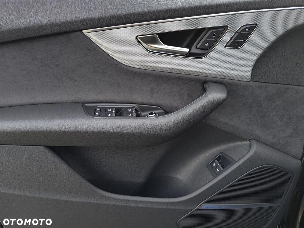 Audi Q7 60 TFSI e PHEV Quattro S Line Tiptr - 12