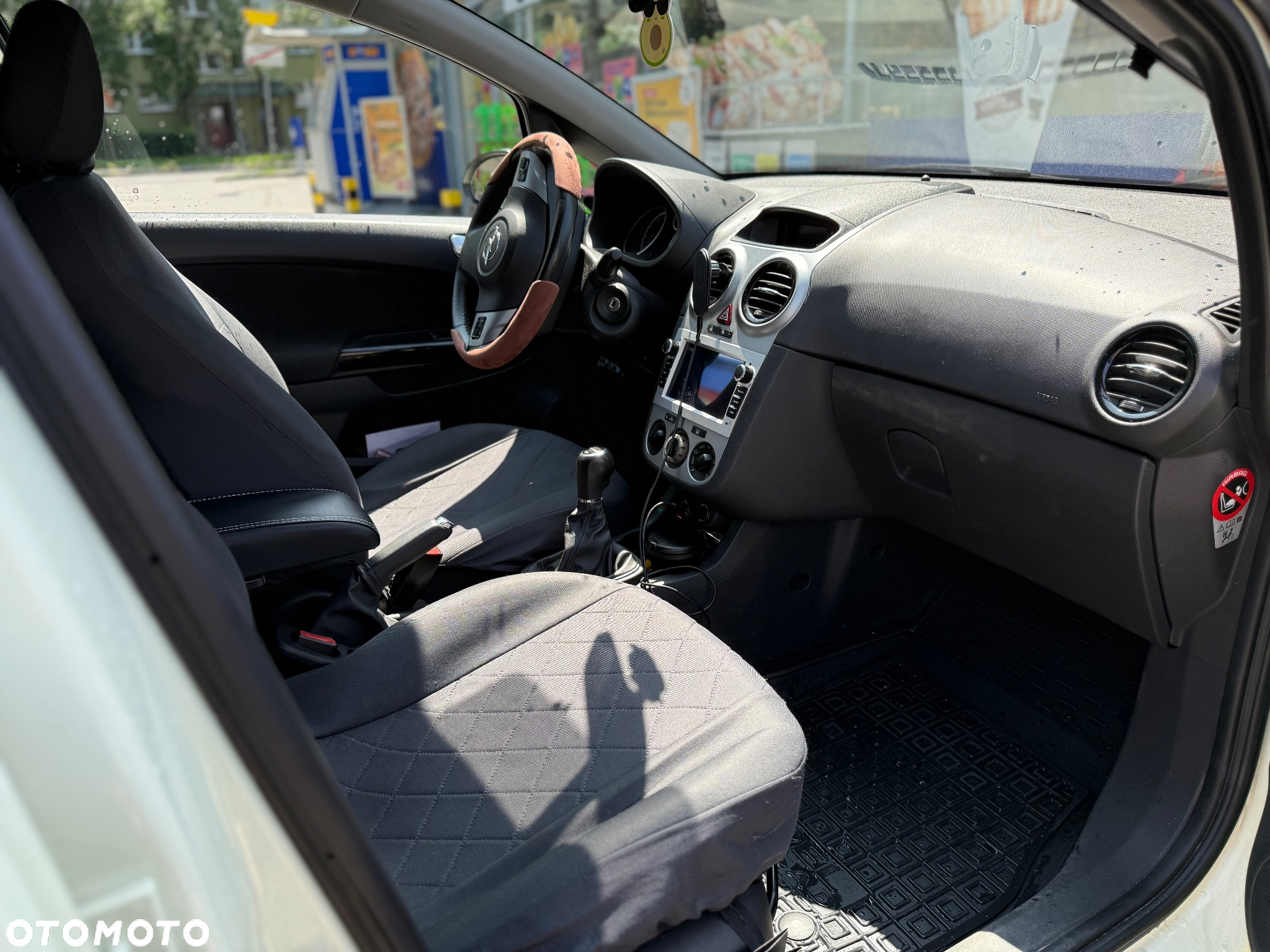 Opel Corsa 1.2 16V (ecoFLEX) Color Edition - 4