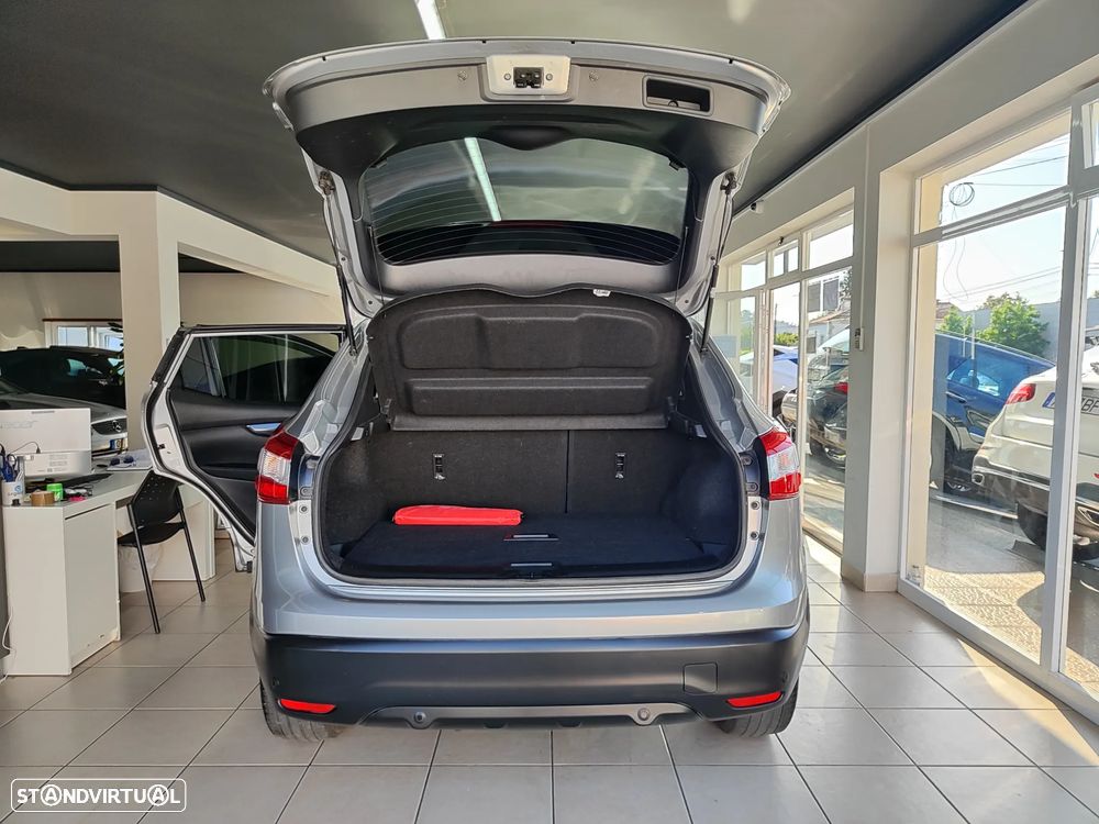 Nissan Qashqai 1.5 dCi N-Connecta 18 - 15