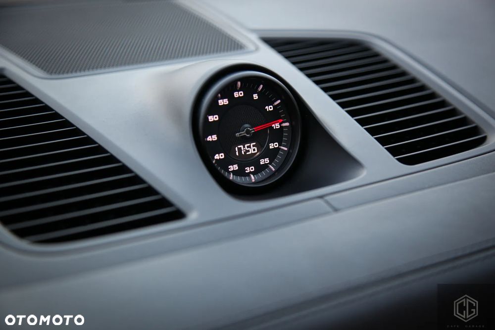 Porsche Cayenne - 16