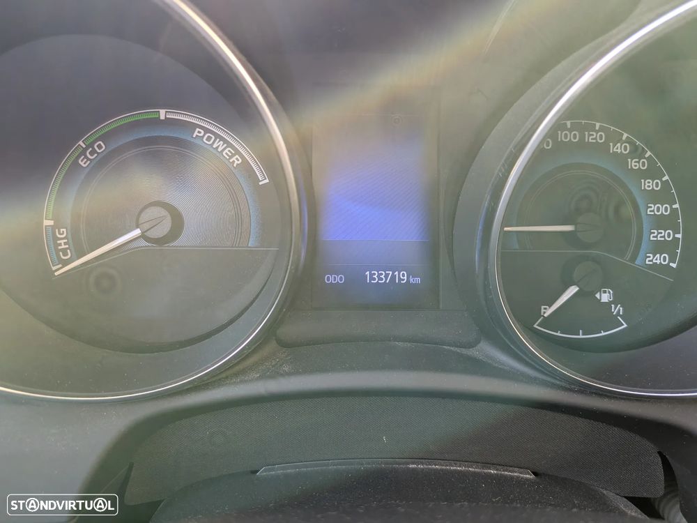 Toyota Auris Touring Sports 1.8 HSD Freestyle - 10