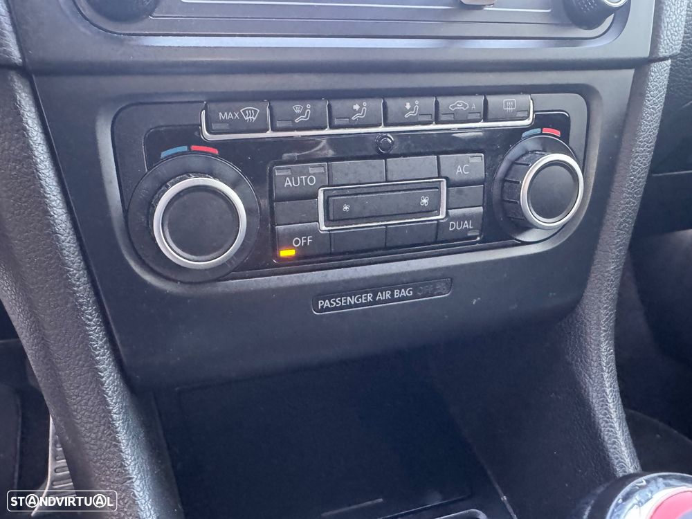 VW Golf 2.0 TDi Confortline - 11