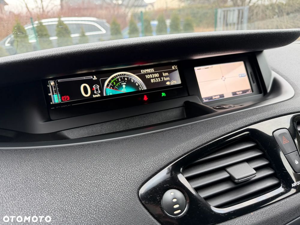 Renault Grand Scenic - 12