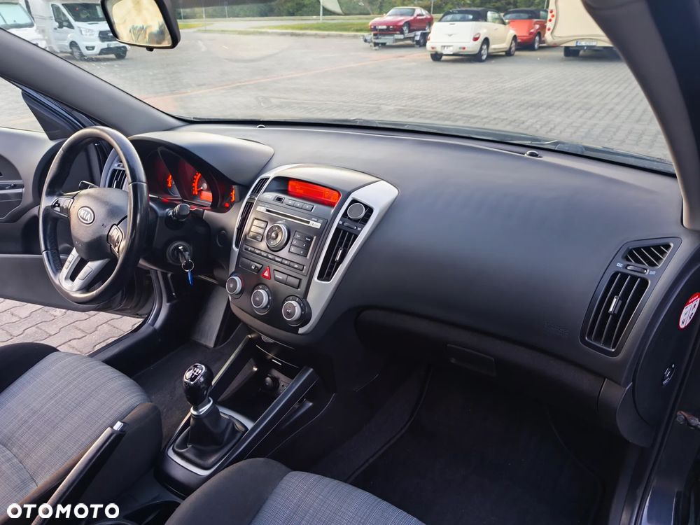 Kia Ceed 1.4 Comfort - 14