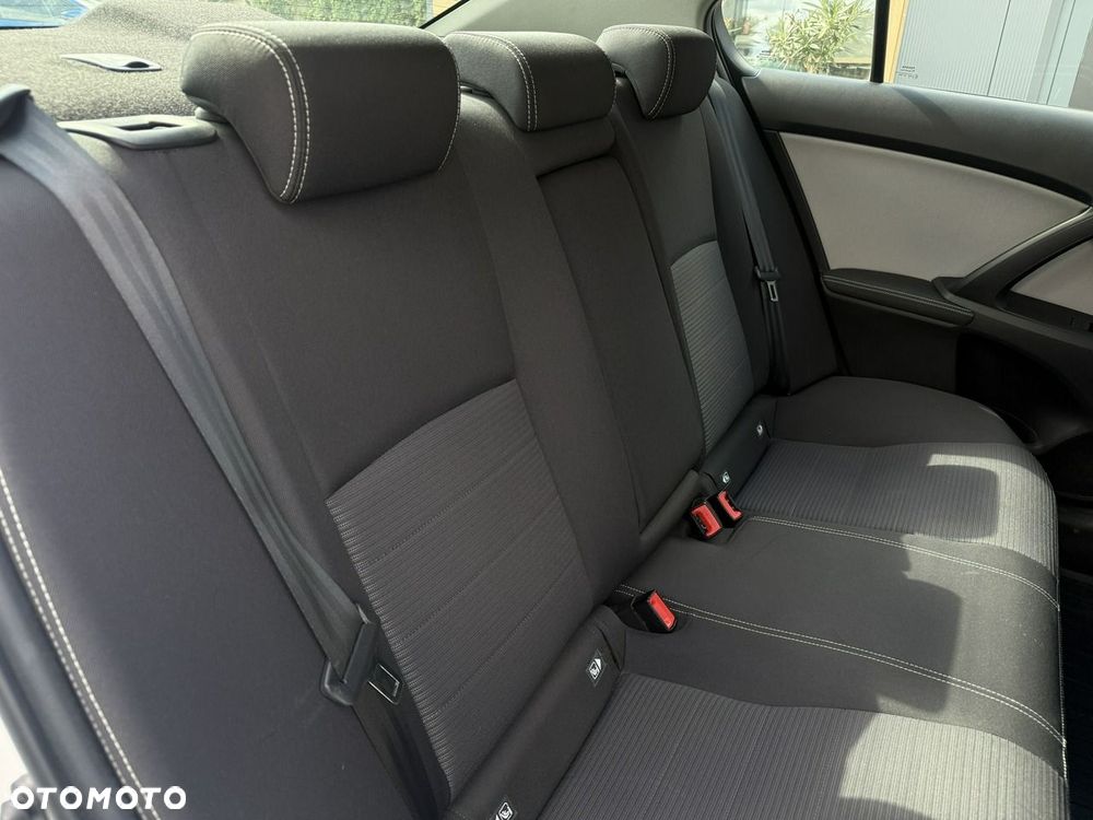 Toyota Avensis - 28