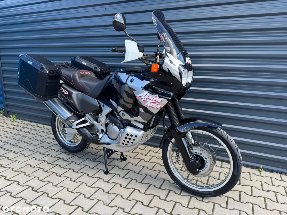 Honda XRV