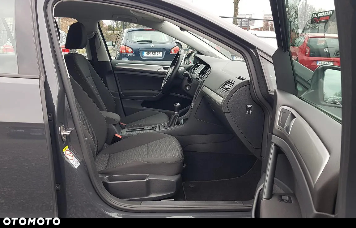 Volkswagen Golf - 23