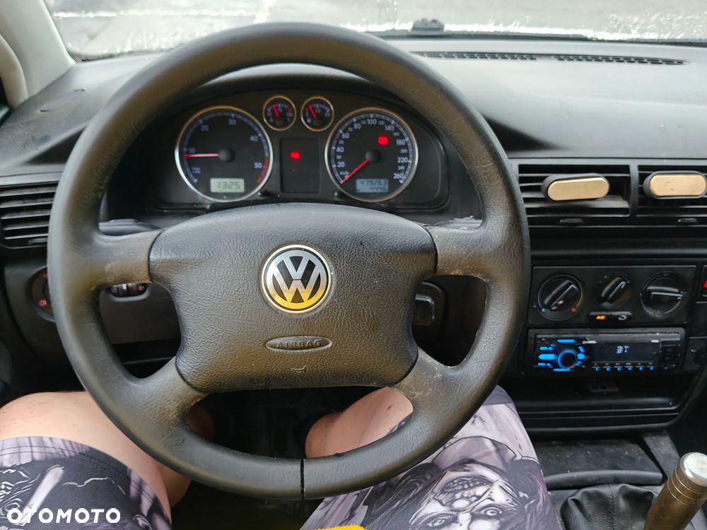 Volkswagen Passat 1.9 TDI Comfortline - 26