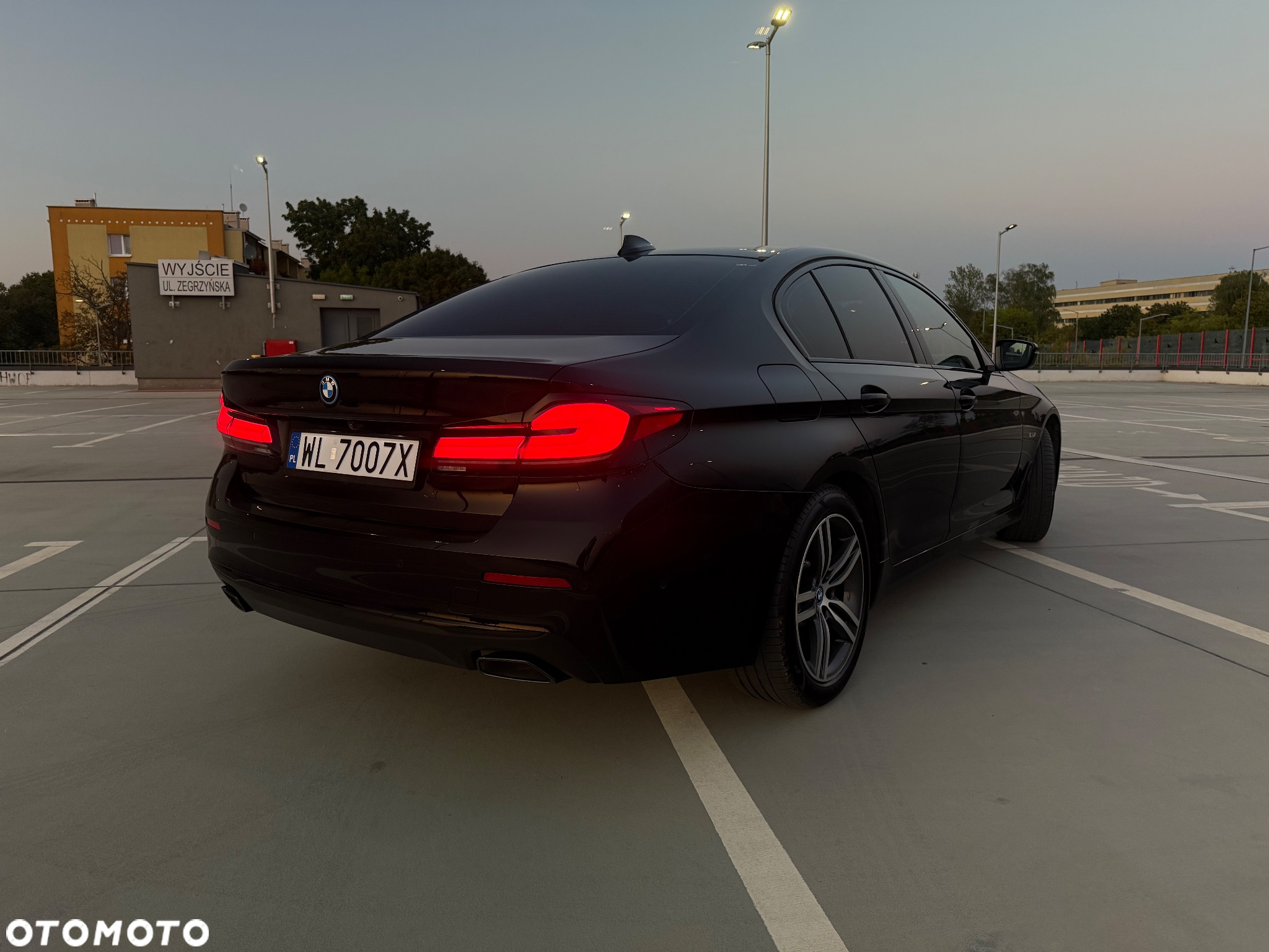 BMW Seria 5 530e xDrive - 16