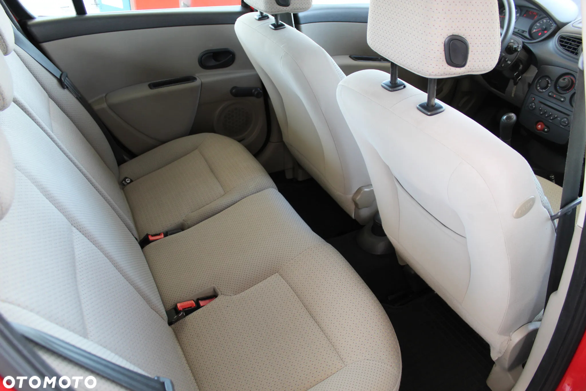 Renault Clio 1.2 16V Alize - 12