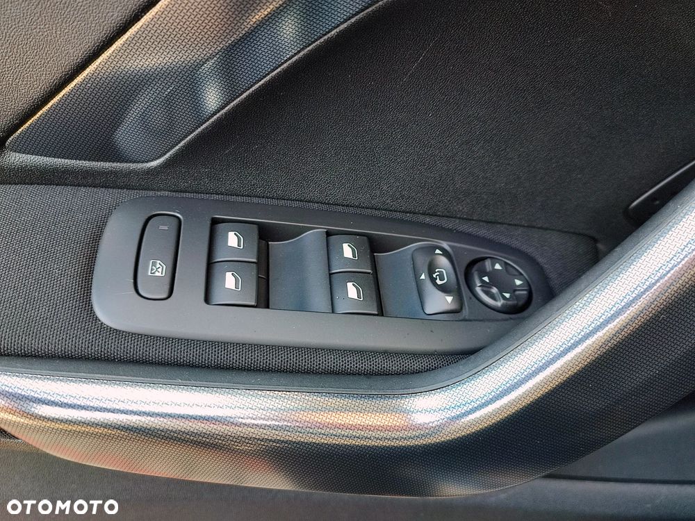 Peugeot 2008 PureTech 110 Stop&Start EAT6 Allure - 19