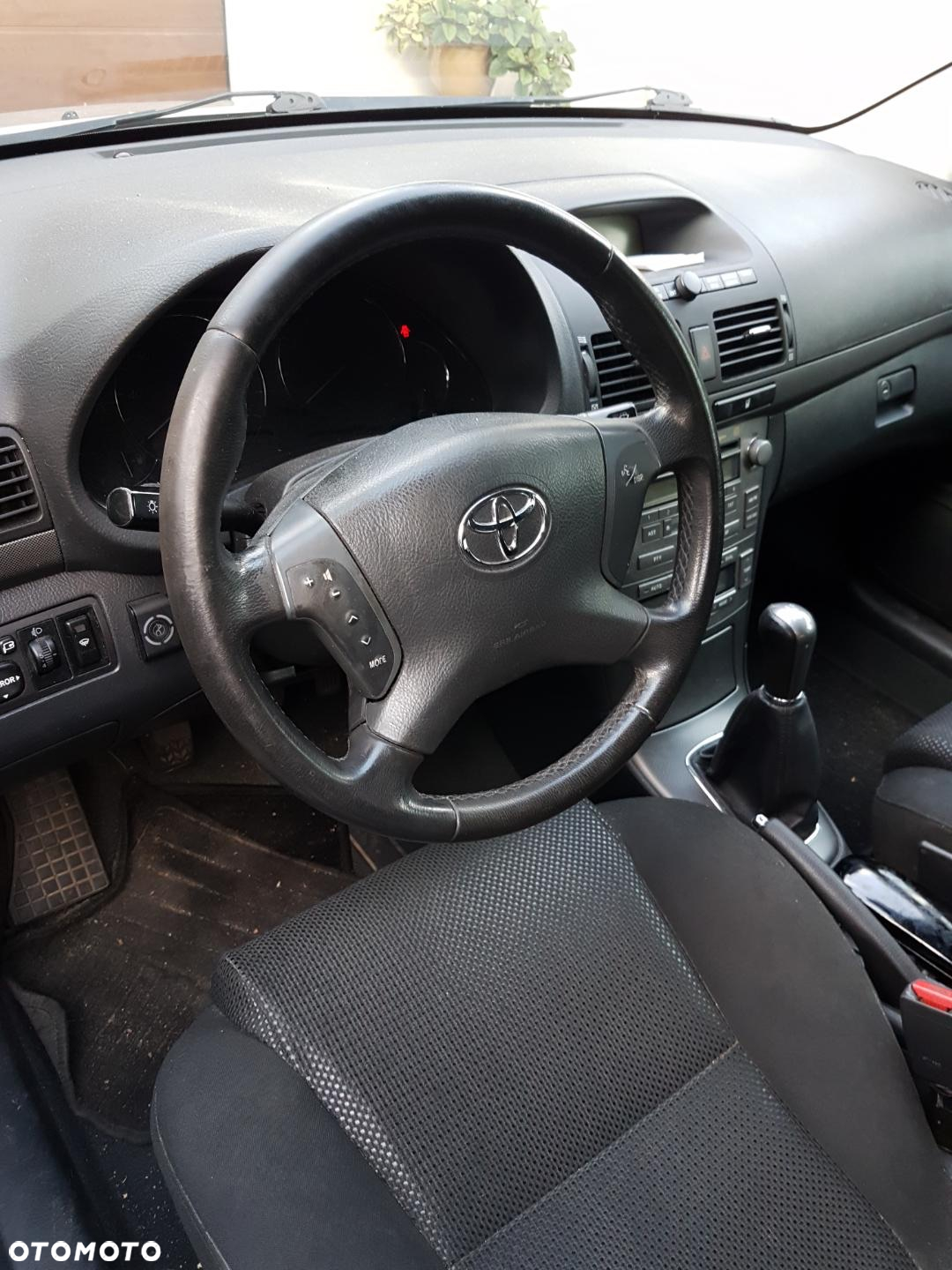 Toyota Avensis 1.8 VVT-i Sol - 6
