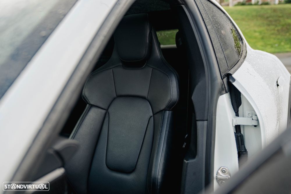 Porsche Taycan Cross Turismo 4 - 43