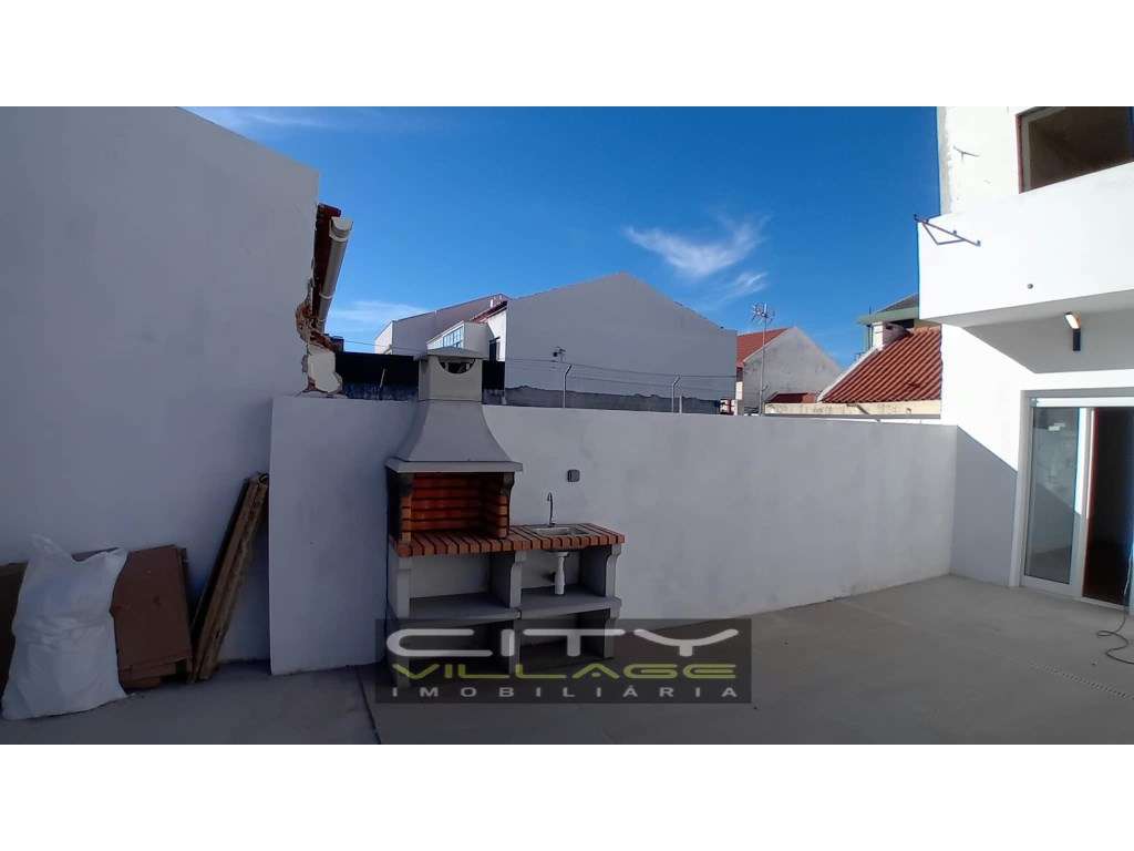 Apartamento T1+1 com Quintal e Churrasqueira Zona Baixa da Banheira - Grande imagem: 4/16