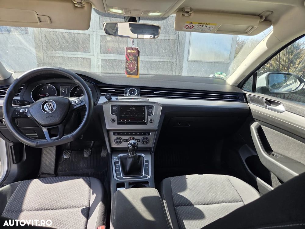 Volkswagen Passat - 5