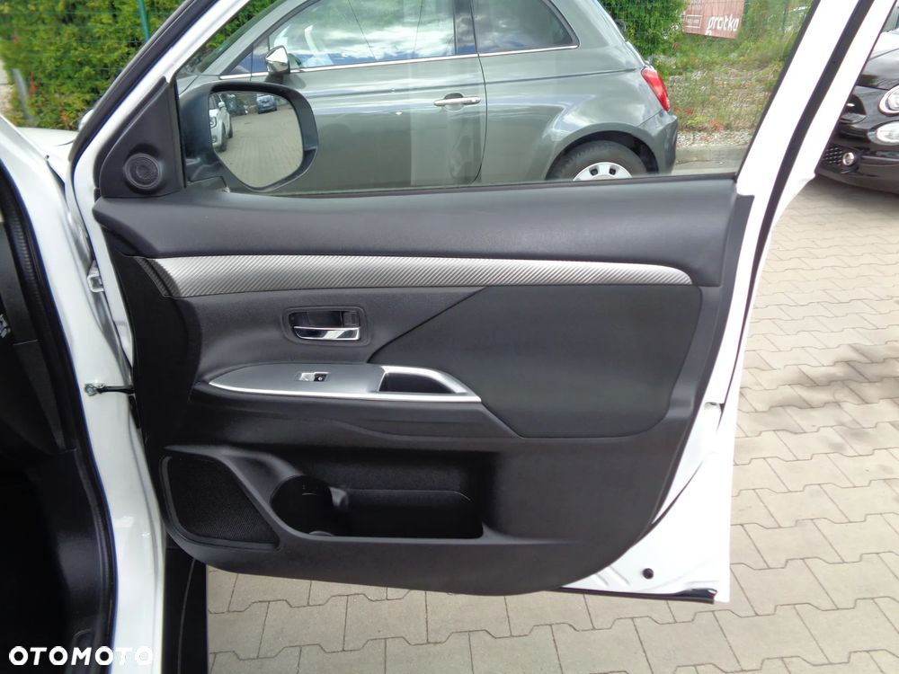 Mitsubishi Outlander 2.0 2WD Diamant Edition - 22