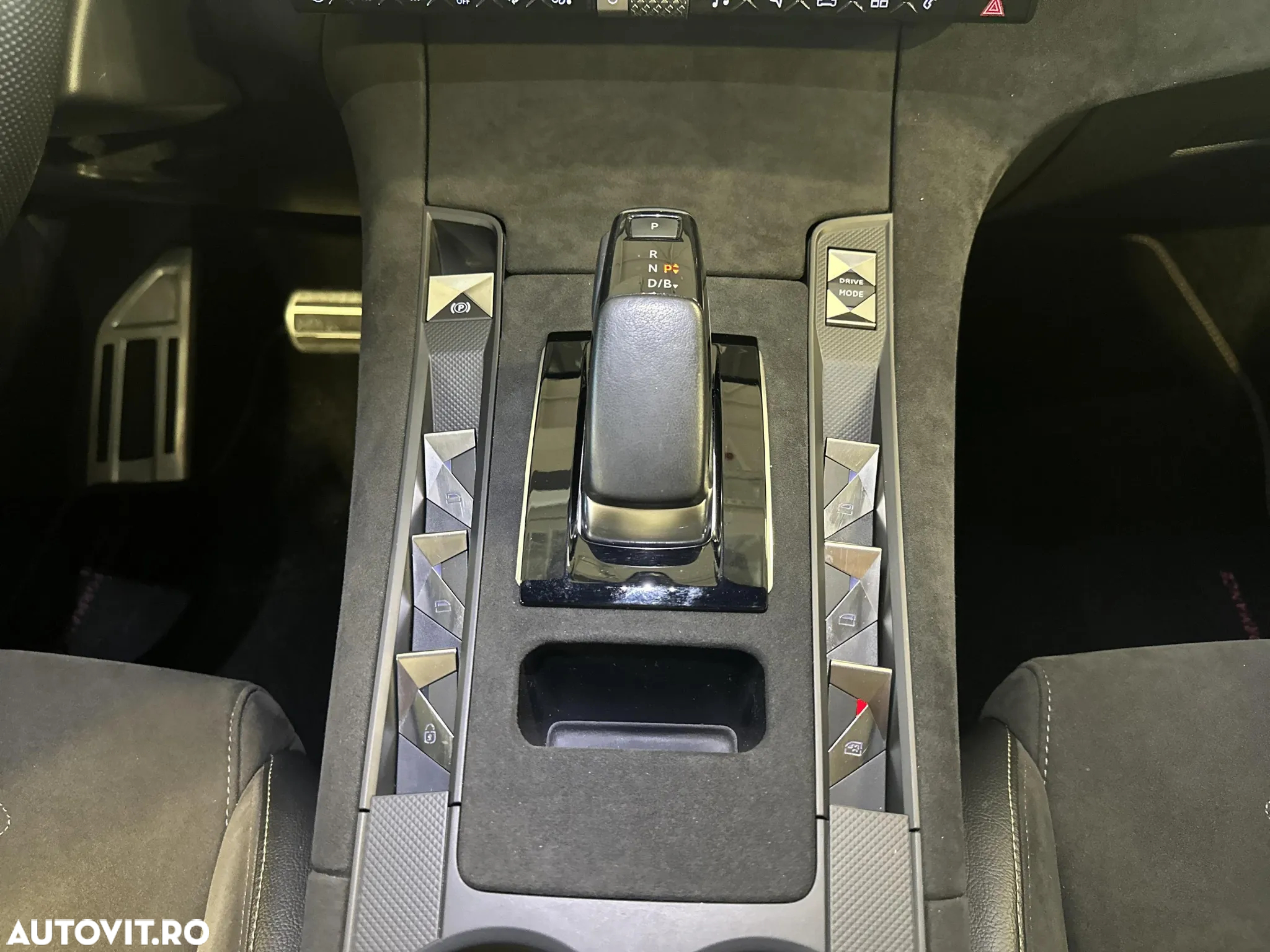 DS Automobiles DS 7 Crossback - 17