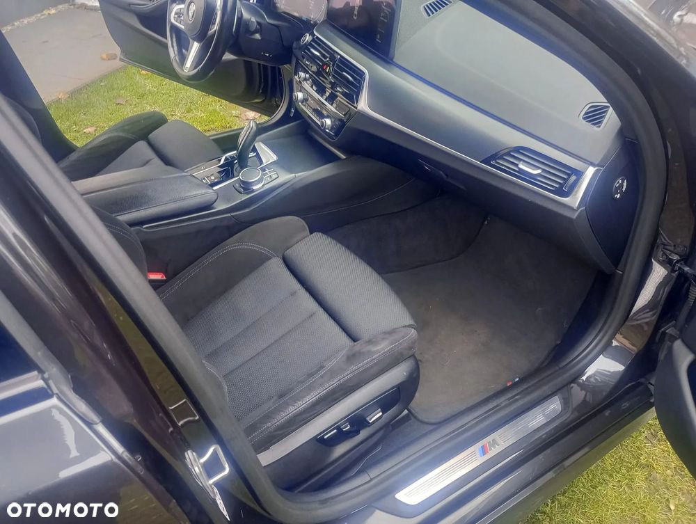 BMW Seria 5 520d xDrive - 12