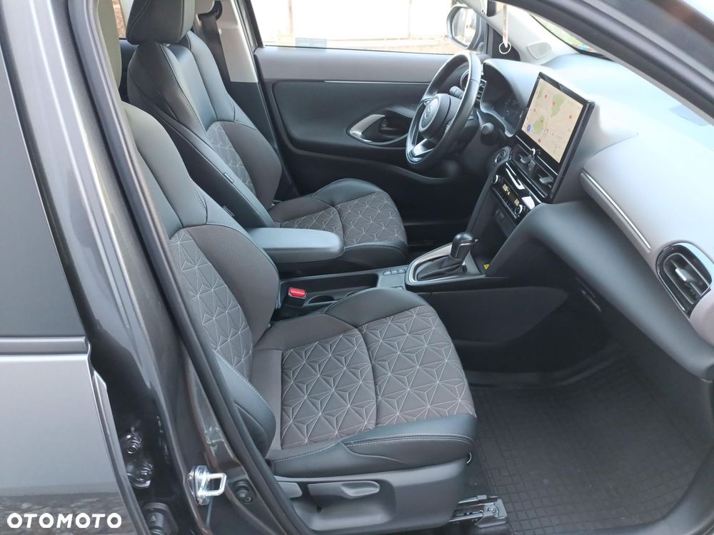 Toyota Yaris Cross Hybrid 1.5 Executive - 11