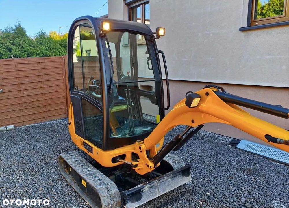 JCB 8018 - 8