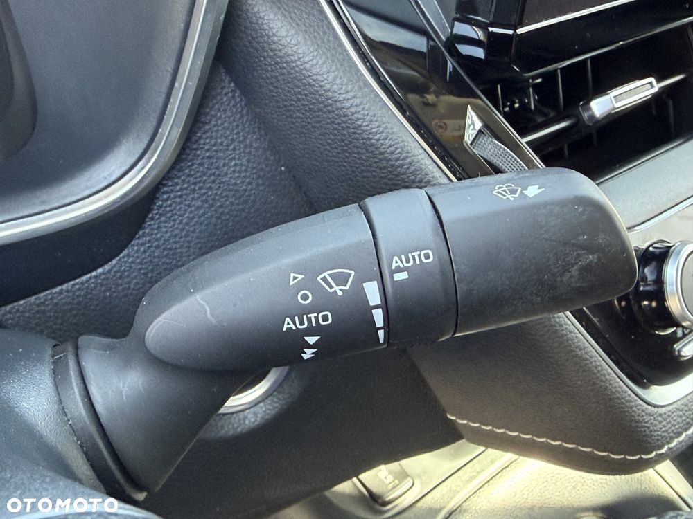 Toyota Corolla 1.8 Hybrid Comfort - 22