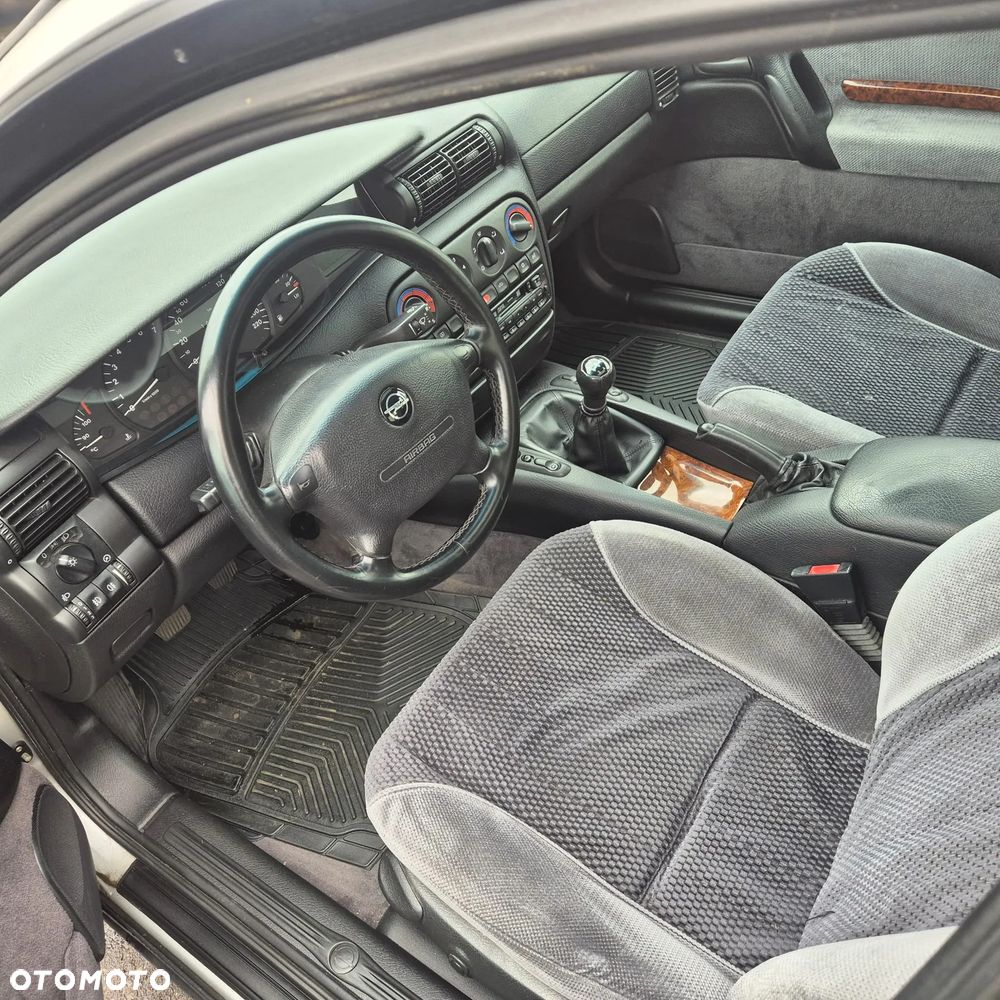 Opel Omega 2.0 CD - 9