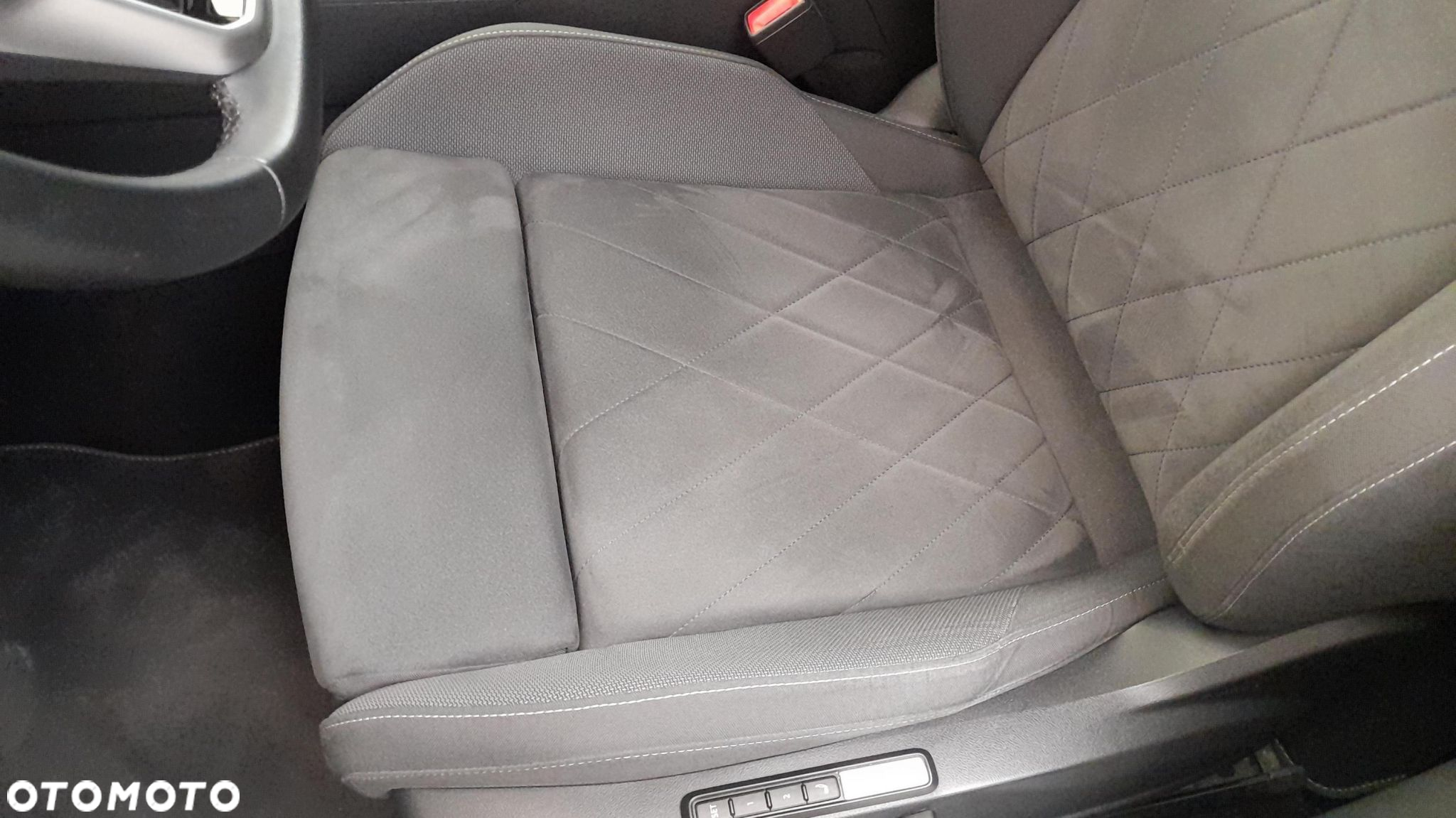 Volkswagen Golf VIII 2.0 TDI - 18